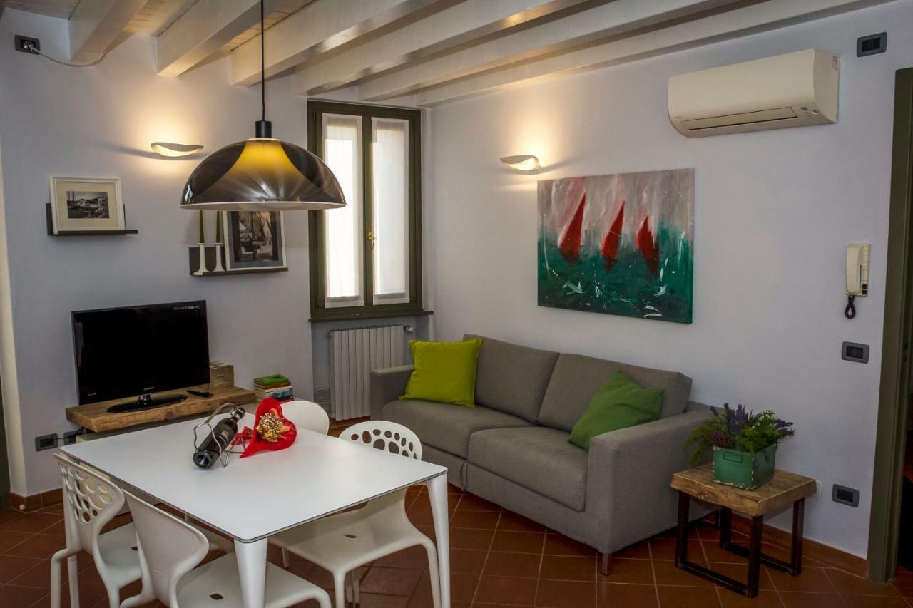 Goccia Di Lago Desenzano del Garda Eksteriør billede